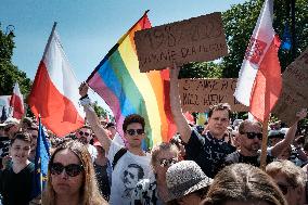 Pro-democratic March In Warsaw Gathered Up To 500k Participants