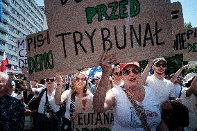 Pro-democratic March In Warsaw Gathered Up To 500k Participants