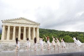 From New York To The Canovian Temple Of Possagno Dance Show