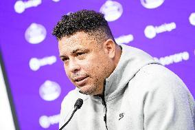Ronaldo Nazario De Lima Press Conference - Valladolid