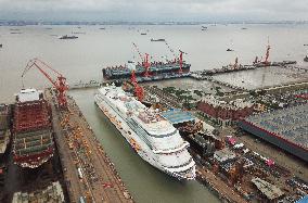 CHINA-SHANGHAI-HOME-GROWN CRUISE SHIP-UNDOCKING (CN)