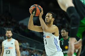 Real Madrid v Joventut Badalona - Liga Endesa