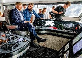 King Willem-Alexander Visits Shipping and Transport College - Rotterdam