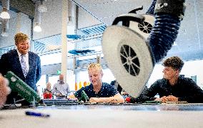 King Willem-Alexander Visits Shipping and Transport College - Rotterdam