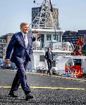 King Willem-Alexander Visits Shipping and Transport College - Rotterdam