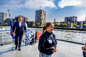 King Willem-Alexander Visits Shipping and Transport College - Rotterdam