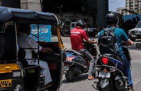 Zomato Delivery Worker In Mumbai