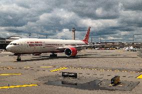 Air India Boeing 777 At Newark Airport