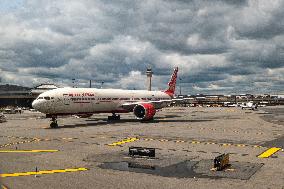 Air India Boeing 777 At Newark Airport