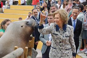 Queen Sofia Visits The Zoo - Madrid