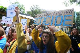 Protesters Demand Recognize The Blowing Of The Dam At The Kakhovka Hydroelectric Power Plant As A War Crime, Amid Russia's Invas