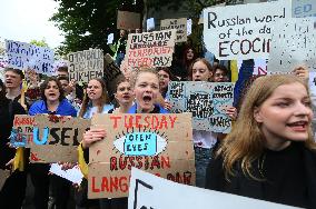 Protesters Demand Recognize The Blowing Of The Dam At The Kakhovka Hydroelectric Power Plant As A War Crime, Amid Russia's Invas