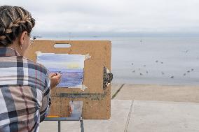 RUSSIA-VLADIVOSTOK-PAINTING ACTIVITY