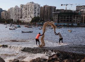 Daily Life In Mumbai