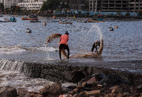 Daily Life In Mumbai