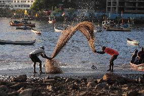 Daily Life In Mumbai