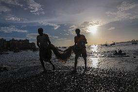 Daily Life In Mumbai