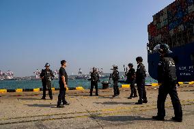 Border Control Station Police Container TerminalTto Carry Out A Drill In Qingdao