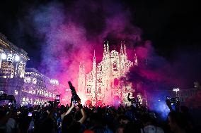 Supporters Follow The UEFA Champions League Final Match Manchester City v FC Internazionale In Milan