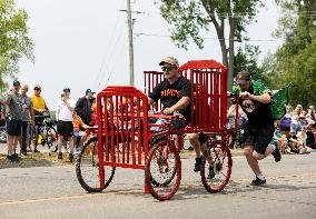 CANADA-ONTARIO-DUNNVILLE-BED RACE