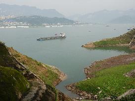 Three Gorges Reservoir Water Level Drops