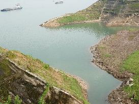 Three Gorges Reservoir Water Level Drops