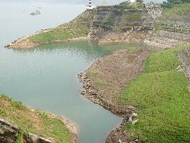 Three Gorges Reservoir Water Level Drops