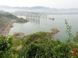 Three Gorges Reservoir Water Level Drops