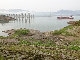 Three Gorges Reservoir Water Level Drops