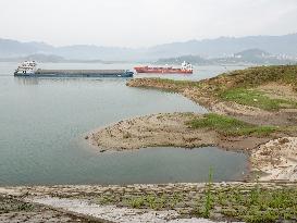 Three Gorges Reservoir Water Level Drops