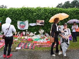 Tribute To Berlusconi In Front Of His House - Arcore