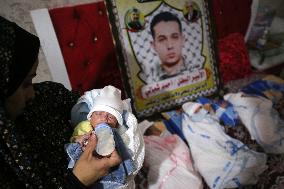 Palestinian Woman Gives Birth To Quadruplets Using Sperm Smuggled From Her Imprisoned