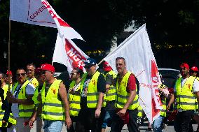 Lidl Ice Cream Factory Workers Go On Strike In Aachen