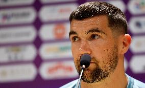 (SP)CHINA-BEIJING-FOOTBALL-INTERNATIONAL MATCH-ARGENTINA VS AUSTRALIA-PRESS CONFERENCE (CN)