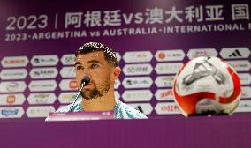 (SP)CHINA-BEIJING-FOOTBALL-INTERNATIONAL MATCH-ARGENTINA VS AUSTRALIA-PRESS CONFERENCE (CN)