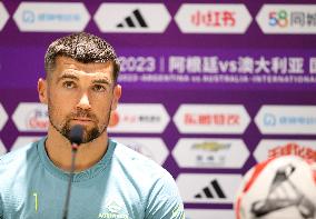 (SP)CHINA-BEIJING-FOOTBALL-INTERNATIONAL MATCH-ARGENTINA VS AUSTRALIA-PRESS CONFERENCE (CN)