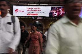 Airtel 5G Plus Advertisement In Mumbai
