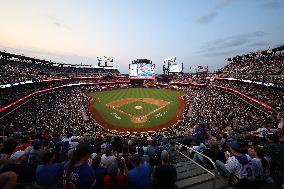 New York Yankees v New York Mets