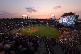 New York Yankees v New York Mets