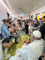 Pope Francis Visits Patients Of The Gemelli Polyclinic - Rome