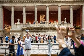 Pergamon Museum To Close For Four-Year Renovation