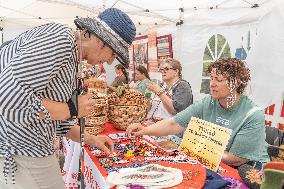 RUSSIA-VLADIVOSTOK-DAY OF FOLK ARTS & CRAFTS