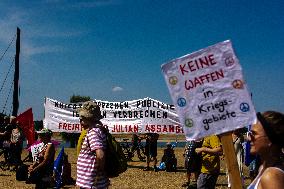 Anti Weapon Delivery Demonstration In Duesseldorf