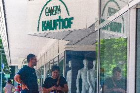 Galeria Kaufhof In Duisburg Is Closed