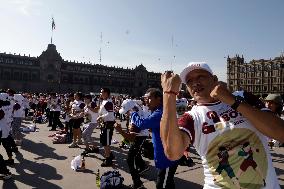 30,000 Participants Take Part During Massive Boxing Class