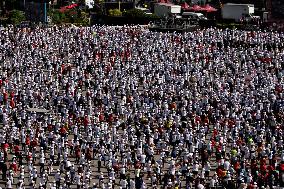 30,000 Participants Take Part During Massive Boxing Class