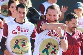 Persons Join During The Mexico's Massive Boxing Class