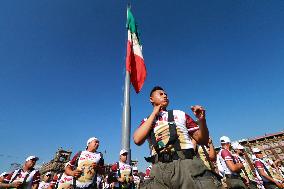 Persons Join During The Mexico's Massive Boxing Class