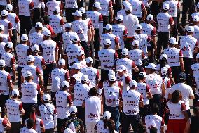 Persons Join During The Mexico's Massive Boxing Class