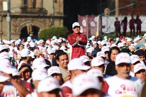 Persons Join During The Mexico's Massive Boxing Class